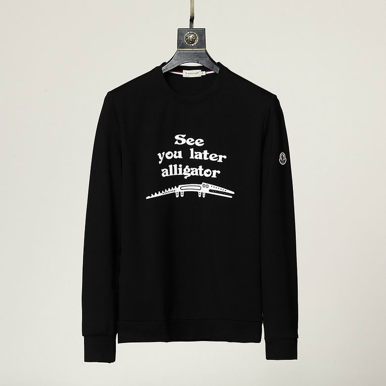 Le sweat Moncler combine élégance et confort. Son design raffiné et ses matériaux haut de gamme en font un choix incontournable pour les amateurs de mode.