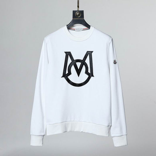 Le sweat Moncler combine élégance et confort. Son design raffiné et ses matériaux haut de gamme en font un choix incontournable pour les amateurs de mode.