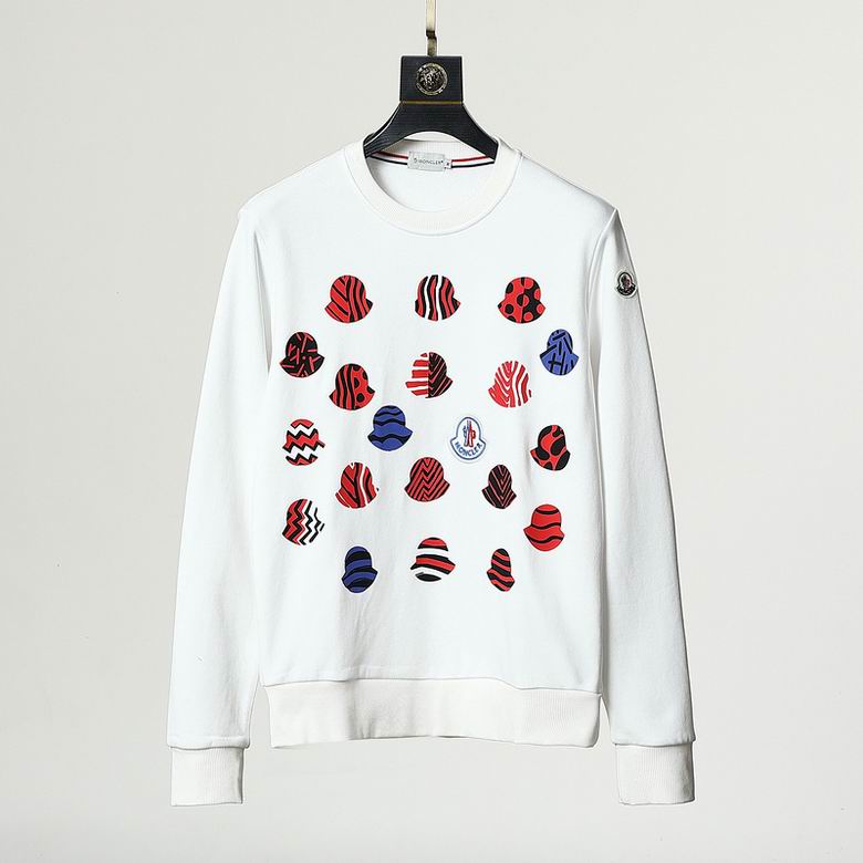 Le sweat Moncler combine élégance et confort. Son design raffiné et ses matériaux haut de gamme en font un choix incontournable pour les amateurs de mode.