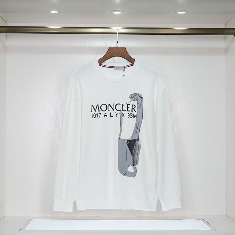 Le sweat Moncler combine élégance et confort. Son design raffiné et ses matériaux haut de gamme en font un choix incontournable pour les amateurs de mode.