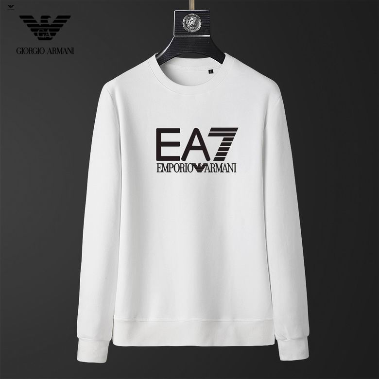 Le Sweat Armani Homme allie élégance et modernité.
