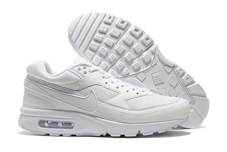 Les baskets Nike Air Max BW Femme, aussi connues sous le nom de "Big Window" en raison de leur bulle d'air plus large, incarnent un style iconique qui traverse les décennies.
