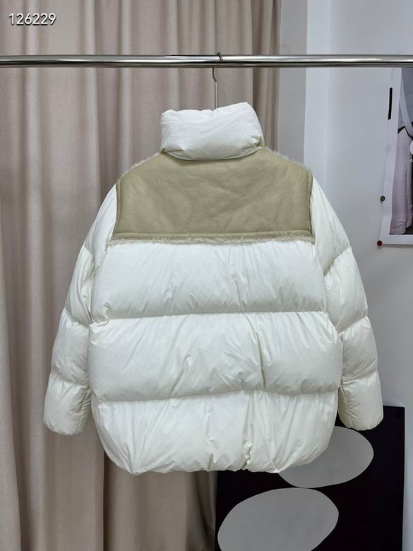 Les doudounes manteau Moncler Femme, ainsi que les Moncler Femme, incarnent un style et un raffinement incomparables.