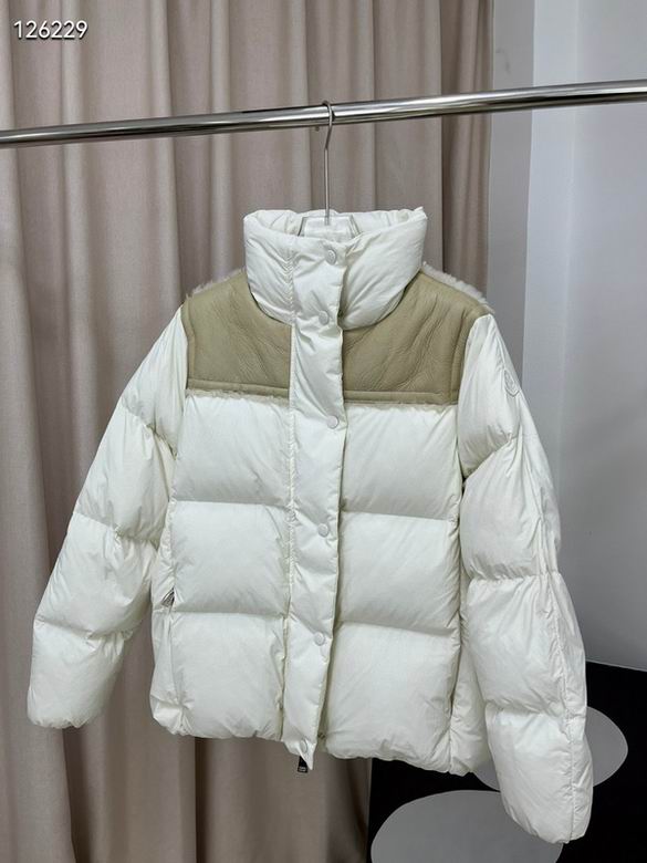 Les doudounes manteau Moncler Femme, ainsi que les Moncler Femme, incarnent un style et un raffinement incomparables.