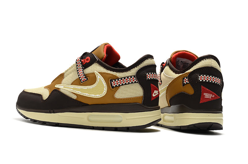 Les baskets Nike Air Max 1 Femme incarnent l’héritage emblématique de la marque Nike, combinant un design intemporel avec des touches modernes.