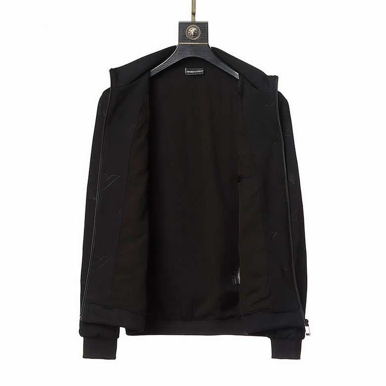 Les vestes Armani allient élégance et modernité. Leur design sophistiqué et leurs matériaux haut de gamme en font un choix incontournable.pas cher. Le moins cher.