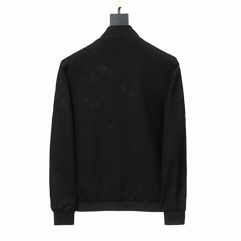 Les vestes Armani allient élégance et modernité. Leur design sophistiqué et leurs matériaux haut de gamme en font un choix incontournable.pas cher. Le moins cher.