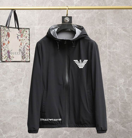 Les vestes Armani allient élégance et modernité. Leur design sophistiqué et leurs matériaux haut de gamme en font un choix incontournable.pas cher. Le moins cher.