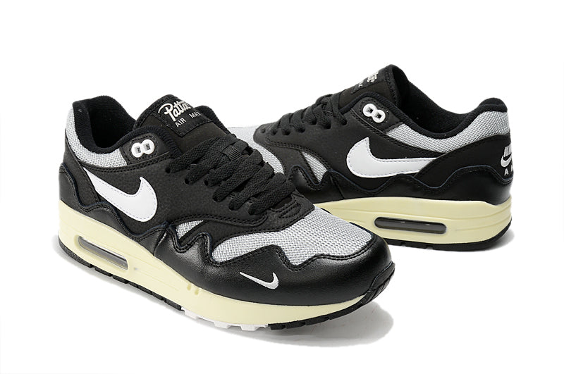 Les baskets Nike Air Max 1 Femme incarnent l’héritage emblématique de la marque Nike, combinant un design intemporel avec des touches modernes.