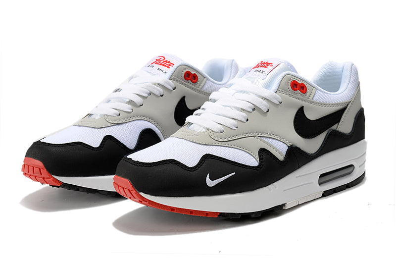 Les baskets Nike Air Max 1 Femme incarnent l’héritage emblématique de la marque Nike, combinant un design intemporel avec des touches modernes.