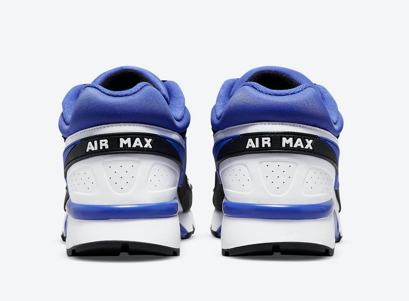 Les baskets Nike Air Max BW Femme, aussi connues sous le nom de "Big Window" en raison de leur bulle d'air plus large, incarnent un style iconique qui traverse les décennies.