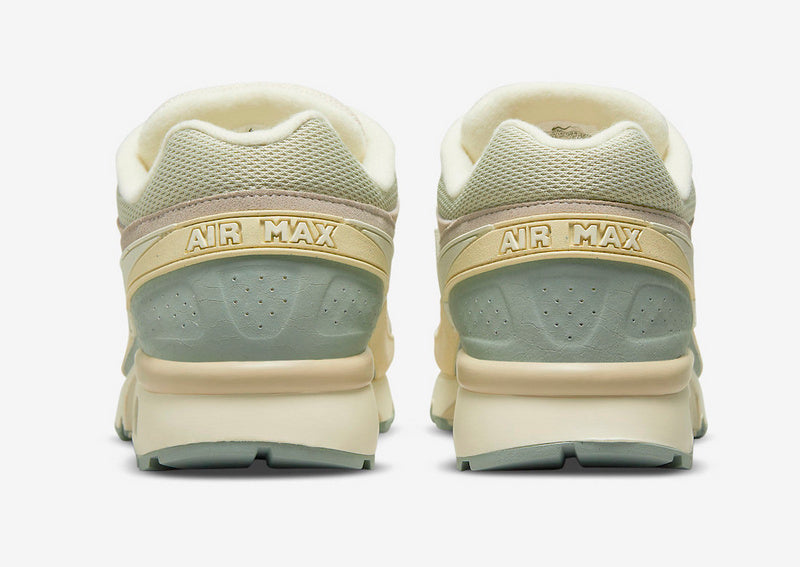 Résultats de l'évolution emblématique de la ligne Nike, les Nike Air Max BW OG Cream sont un témoignage de l'engagement de Nike à combiner style et innovation.