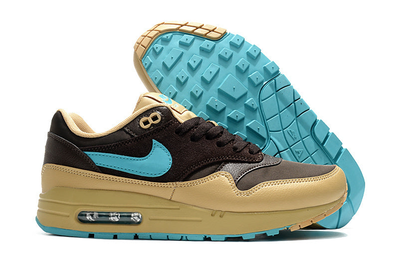 Les baskets Nike Air Max 1 Femme incarnent l’héritage emblématique de la marque Nike, combinant un design intemporel avec des touches modernes.