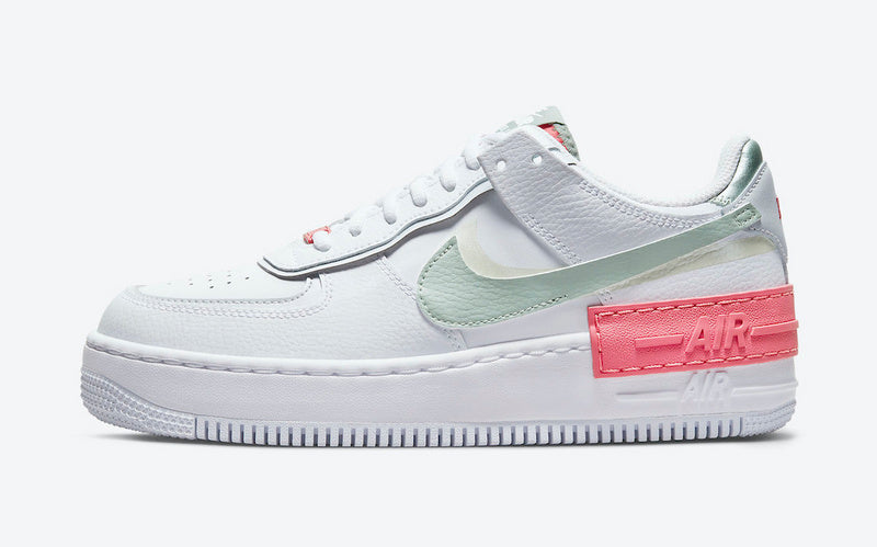 Les Nike Air Force 1 Shadow Femme sont disponibles dans une gamme de coloris variés pour s'adapter à tous les styles.