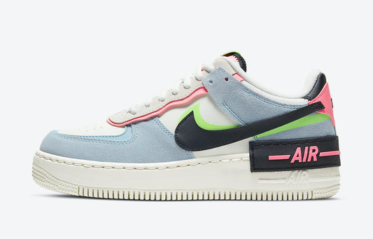 Les Nike Air Force 1 Shadow Femme sont disponibles dans une gamme de coloris variés pour s'adapter à tous les styles.