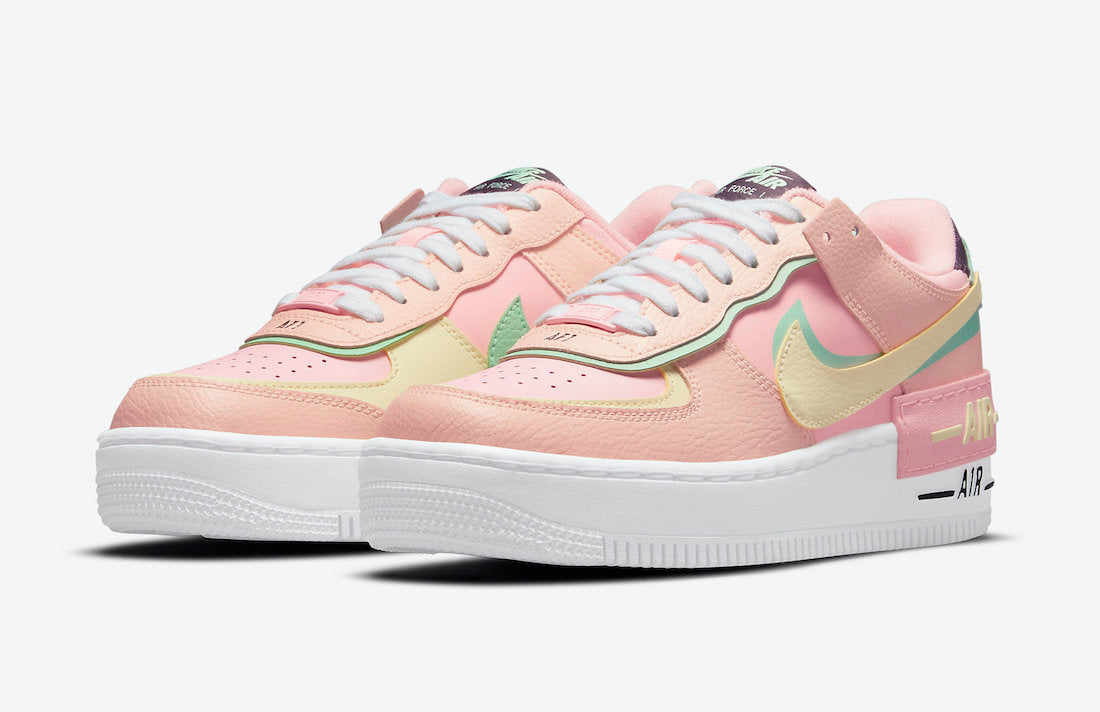 Les Nike Air Force 1 Shadow Femme sont disponibles dans une gamme de coloris variés pour s'adapter à tous les styles.