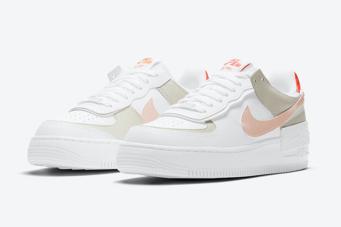 Les Nike Air Force 1 Shadow Femme sont disponibles dans une gamme de coloris variés pour s'adapter à tous les styles.