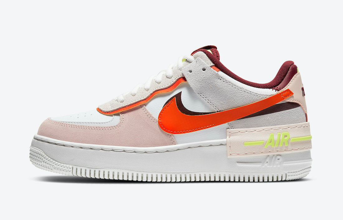 Les Nike Air Force 1 Shadow Femme sont disponibles dans une gamme de coloris variés pour s'adapter à tous les styles.