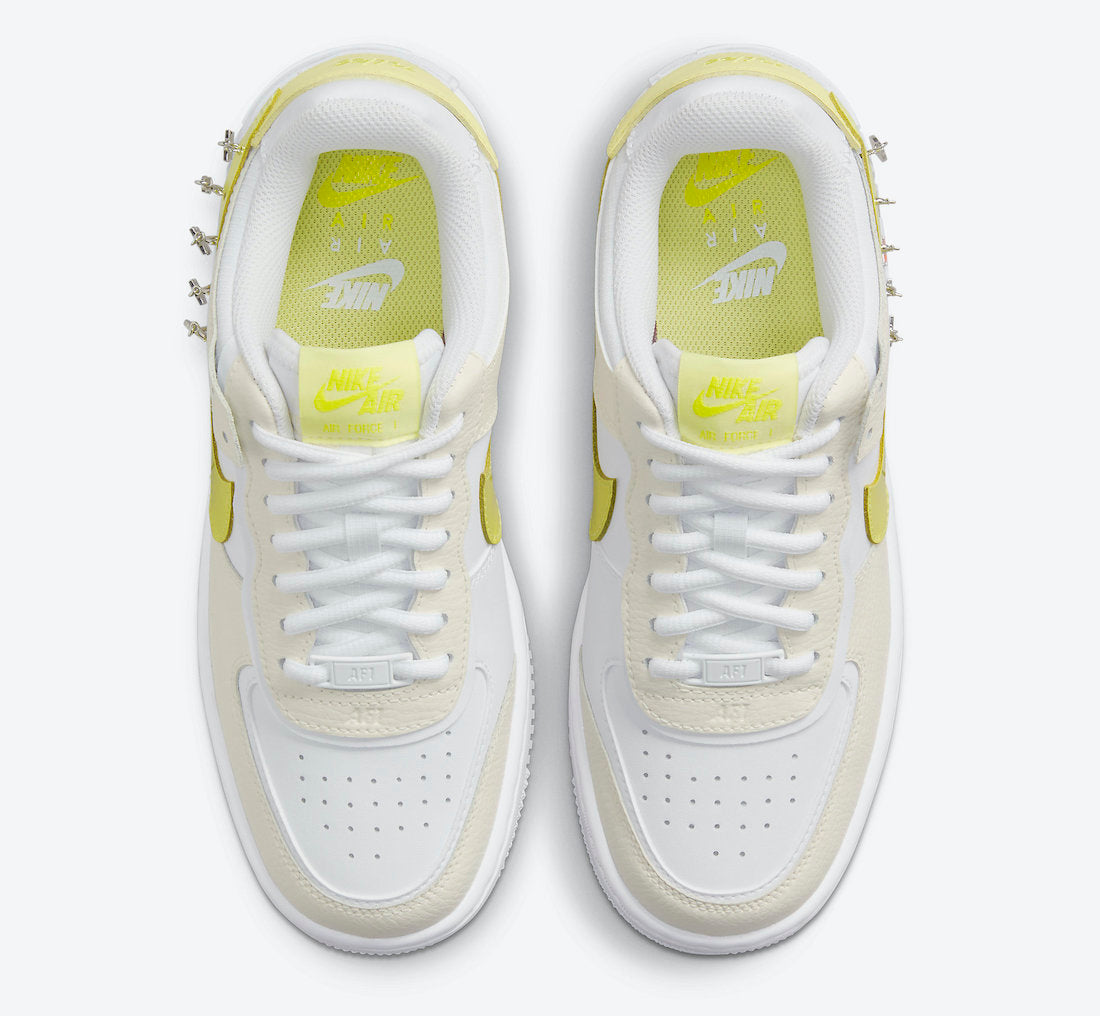 Les Nike Air Force 1 Shadow Femme sont disponibles dans une gamme de coloris variés pour s'adapter à tous les styles.