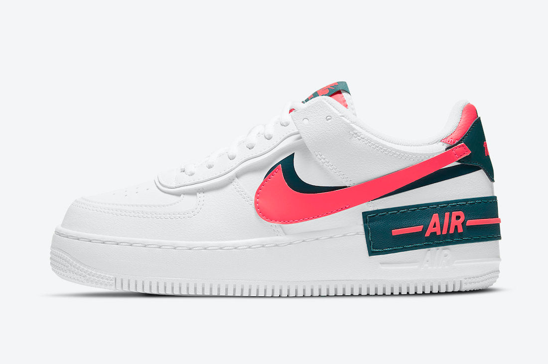 Les Nike Air Force 1 Shadow Femme sont disponibles dans une gamme de coloris variés pour s'adapter à tous les styles.