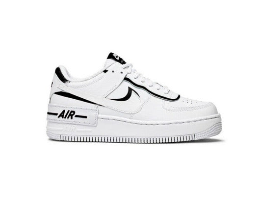 Les baskets Nike Air Force 1 Shadow allient style et performance, offrant une expérience unique. Leur design audacieux et leurs matériaux de haute qualité en font un choix incontournable pour les amateurs de mode et les athlètes.