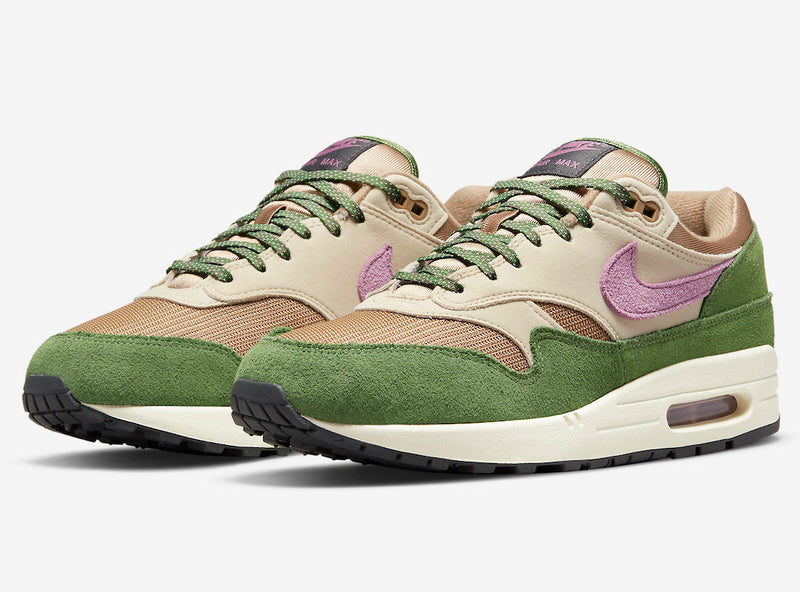 Les baskets Nike Air Max 1 Femme incarnent l’héritage emblématique de la marque Nike, combinant un design intemporel avec des touches modernes.