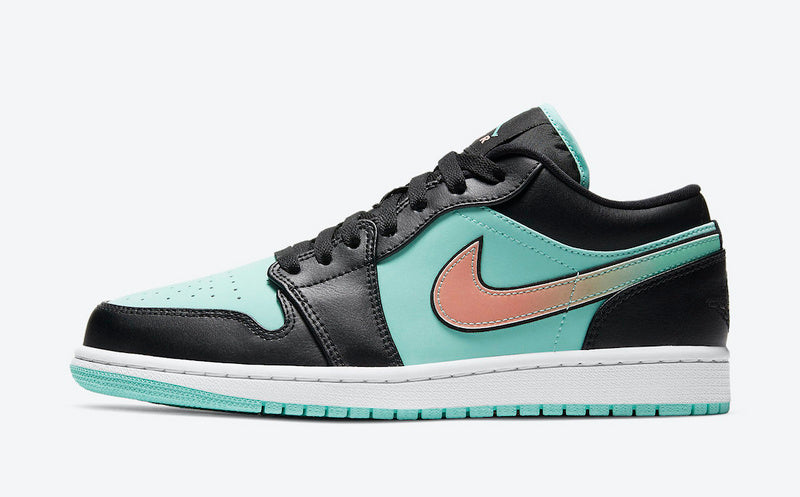 Les Air Jordan 1 Low "Tropical Twist" Femme incarnent à merveille l’héritage légendaire de Jordan tout en ajoutant une touche tropicale et colorée à la silhouette classique.