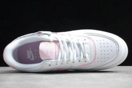 Les Nike Air Force 1 Shadow sont disponibles dans une gamme de coloris variés pour s'adapter à tous les styles.