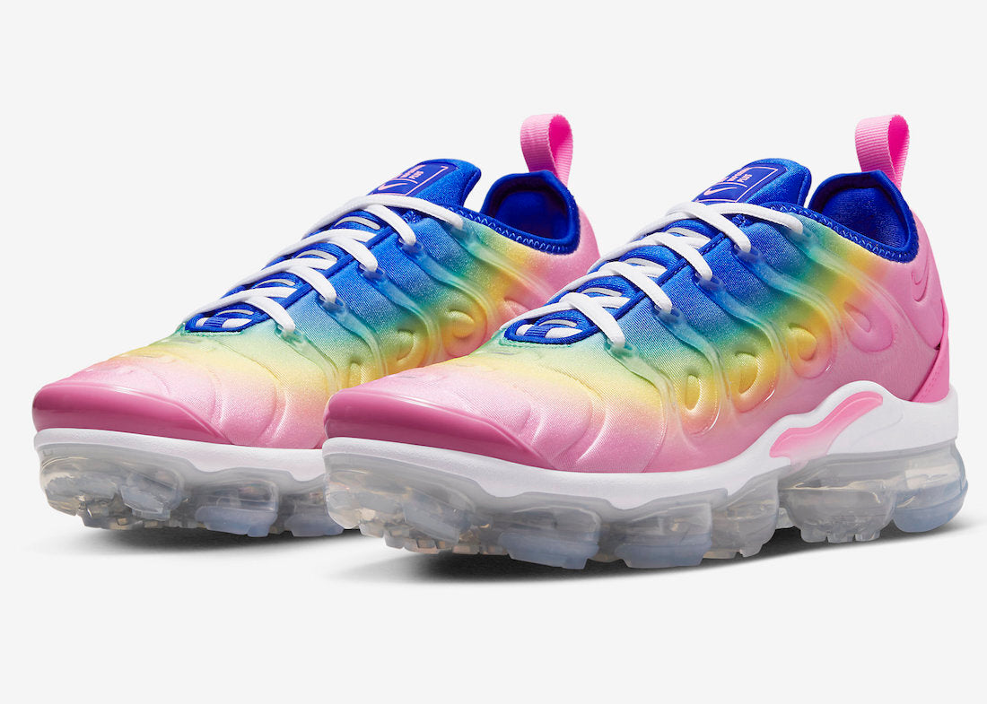 Les Nike Air Vapormax Plus TN Femme incarnent une fusion audacieuse entre l’héritage des baskets TN des années 90 et l’innovation moderne de la technologie Vapormax.