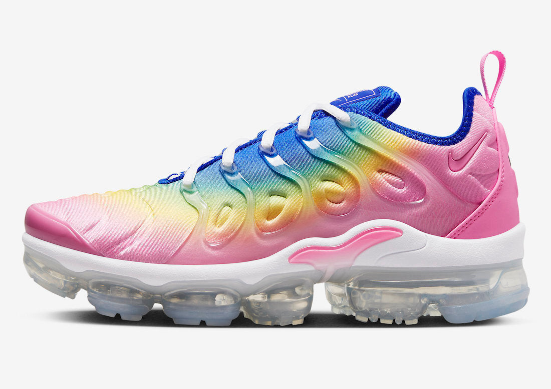 Les Nike Air Vapormax Plus TN Femme incarnent une fusion audacieuse entre l’héritage des baskets TN des années 90 et l’innovation moderne de la technologie Vapormax.
