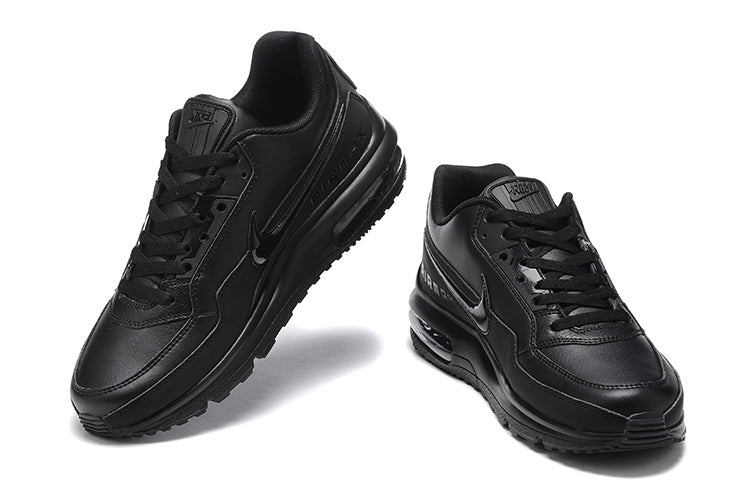 Avec les Nike Air Max LTD 3, la marque continue de repousser les limites, offrant des sneakers qui combinent confort, style et durabilité.