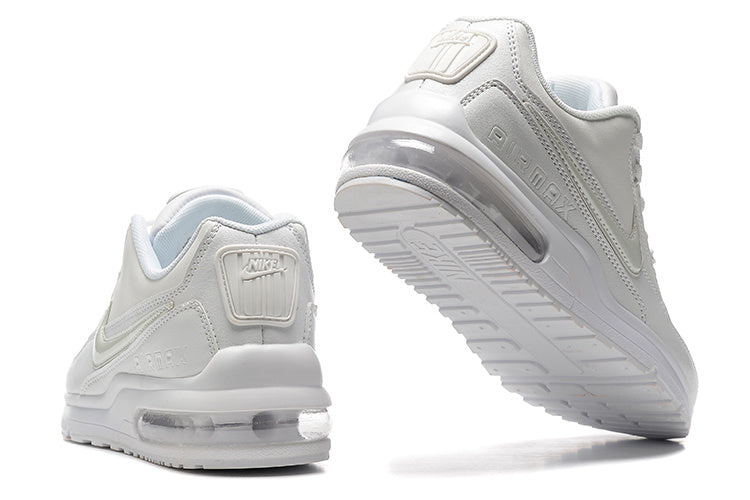 Avec les Nike Air Max LTD 3, la marque continue de repousser les limites, offrant des sneakers qui combinent confort, style et durabilité.