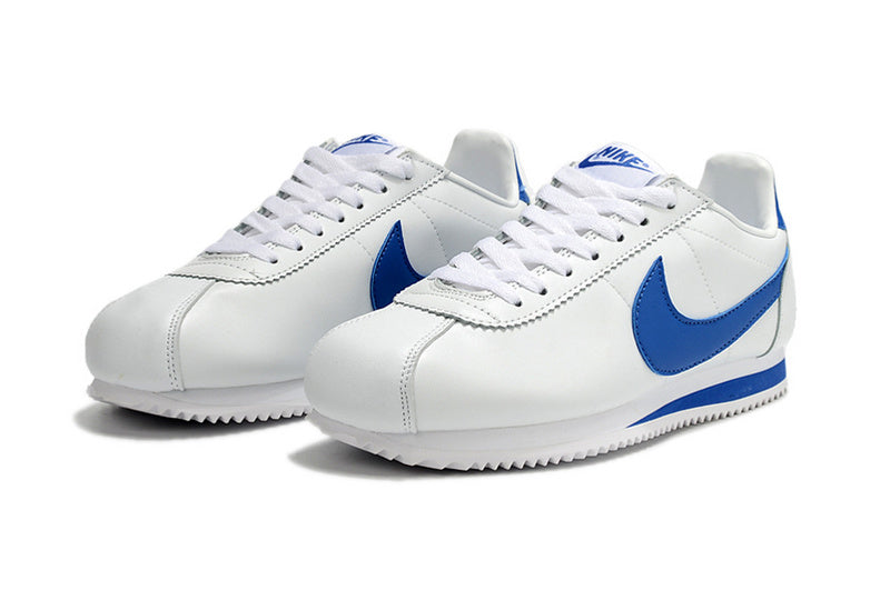 Résultats de l'évolution emblématique de la ligne Nike, les baskets Nike Cortez Femme sont un témoignage de l'engagement de Nike à combiner style et innovation.