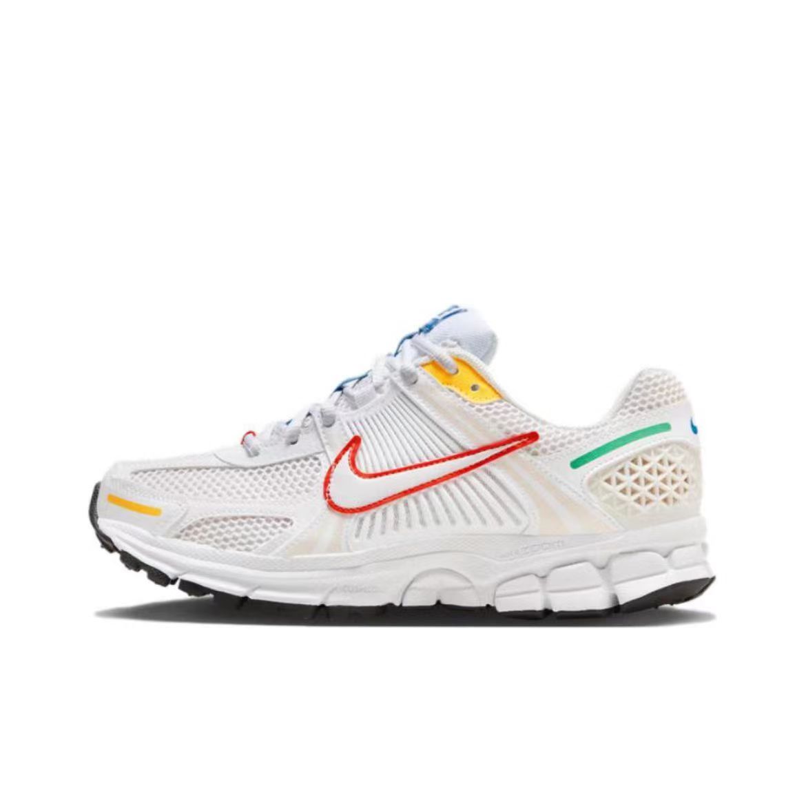 Les baskets Nike Air Zoom Vomero 5 Primary Colors Femme sont une incarnation parfaite de la performance avancée et du design vibrant.