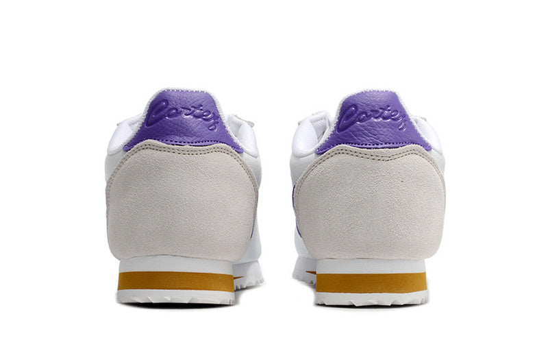 Résultats de l'évolution emblématique de la ligne Nike, les baskets Nike Cortez Femme sont un témoignage de l'engagement de Nike à combiner style et innovation.