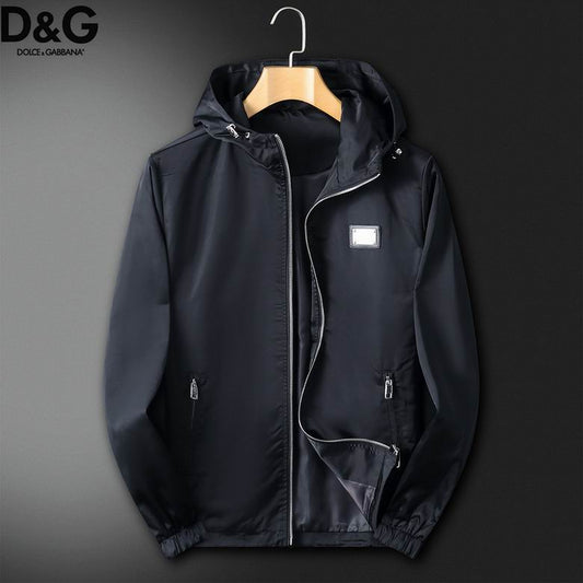 Profitez du mélange parfait de style et de fonctionnalité avec les vestes Dolce Gabbana, conçus pour ceux qui recherchent l'excellence en termes de confort et de performance.