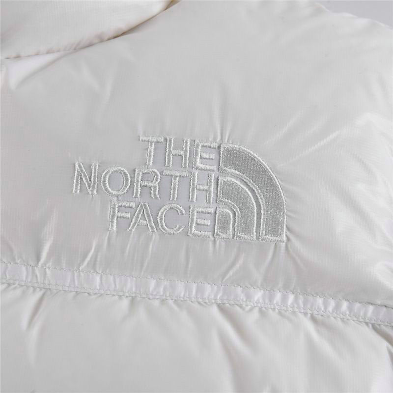 Les doudounes The North Face allient élégance et performance pour offrir une protection optimale contre le froid. Leur design moderne et leurs matériaux