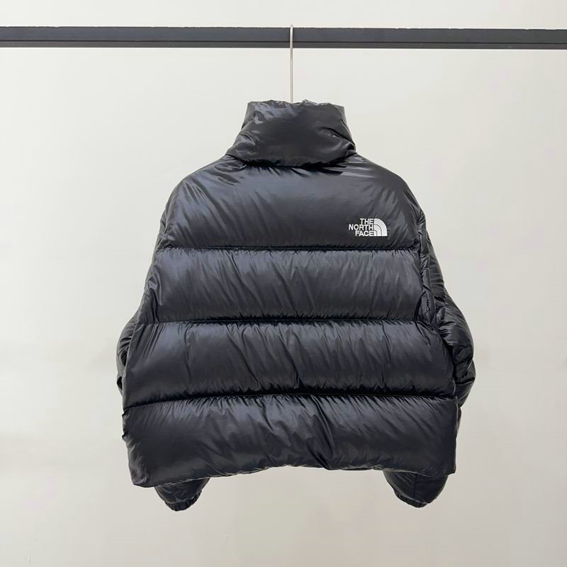 Les doudounes The North Face protection optimale contre le froid. Leur design moderne et leurs matériaux de haute qualité. Pas cher le moins cher.