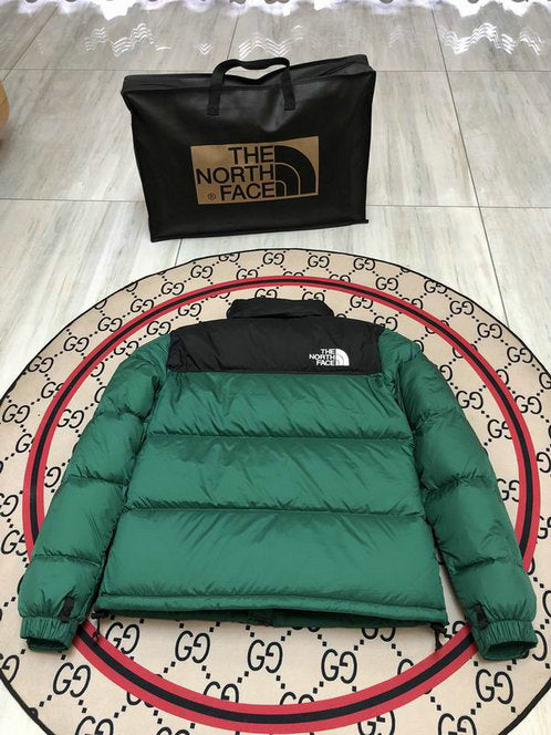 Les doudounes The North Face protection optimale contre le froid. Leur design moderne et leurs matériaux de haute qualité. Pas cher le moins cher.