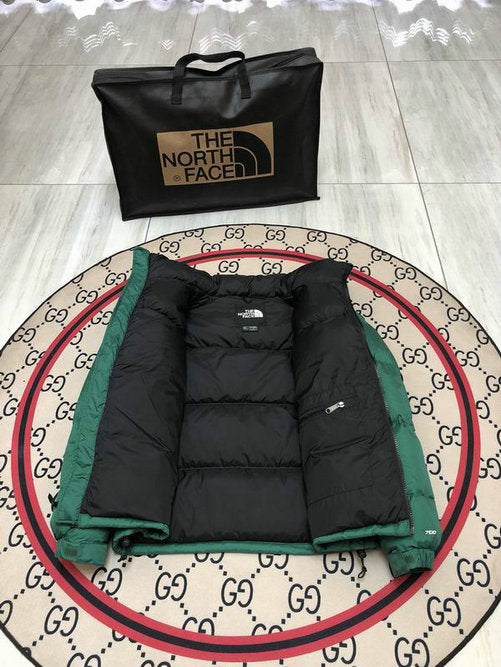 Les doudounes The North Face protection optimale contre le froid. Leur design moderne et leurs matériaux de haute qualité. Pas cher le moins cher.