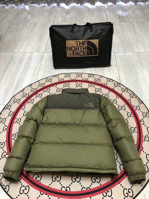 Les doudounes The North Face protection optimale contre le froid. Leur design moderne et leurs matériaux de haute qualité. Pas cher le moins cher.