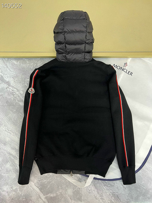 Les doudounes Moncler homme allient élégance et performance pour offrir une protection froid. Leur design sophistiqué et pas cher. Le moins cher.