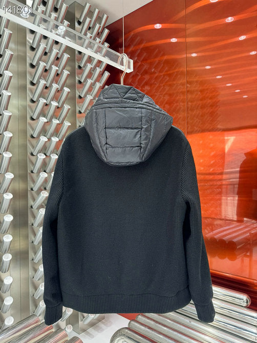 Les doudounes Moncler homme allient élégance et performance pour offrir une protection froid. Leur design sophistiqué et pas cher. Le moins cher.