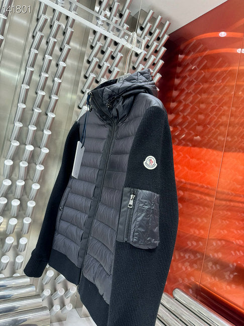 Les doudounes Moncler homme allient élégance et performance pour offrir une protection froid. Leur design sophistiqué et pas cher. Le moins cher.