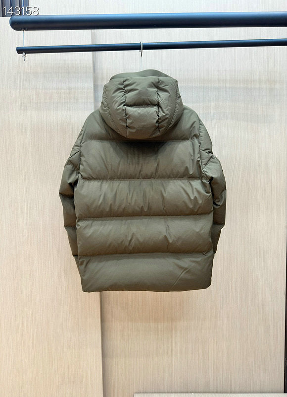 Les doudounes Moncler homme allient élégance et performance pour offrir une protection froid. Leur design sophistiqué et pas cher. Le moins cher.