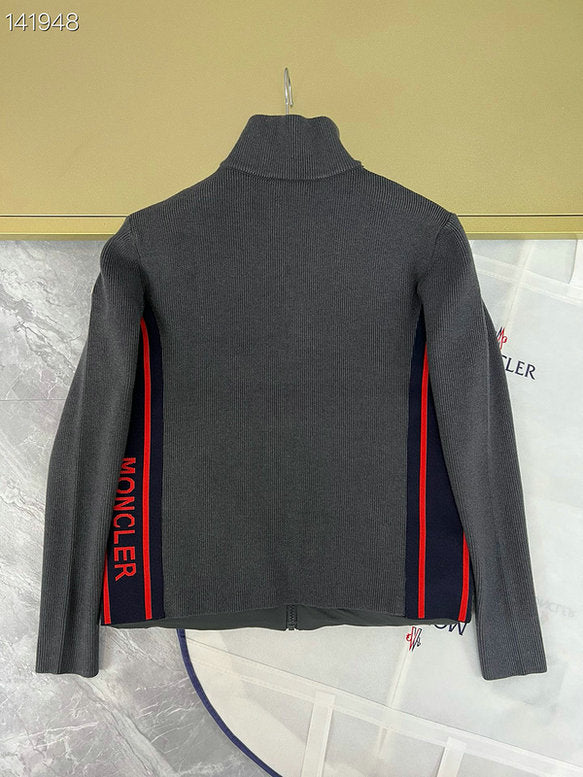 Les doudounes Moncler homme allient élégance et performance pour offrir une protection froid. Leur design sophistiqué et pas cher. Le moins cher.