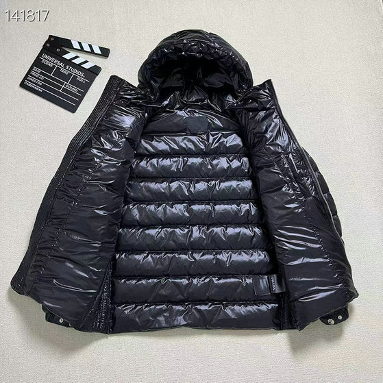 Les doudounes Moncler homme allient élégance et performance pour offrir une protection froid. Leur design sophistiqué et pas cher. Le moins cher.