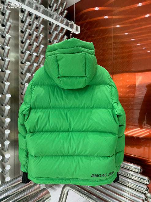 Les doudounes Moncler homme allient élégance et performance pour offrir une protection froid. Leur design sophistiqué et pas cher. Le moins cher.