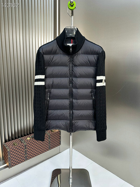 Les doudounes Moncler homme allient élégance et performance pour offrir une protection froid. Leur design sophistiqué et pas cher. Le moins cher.