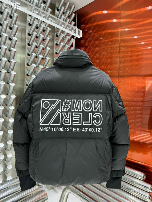 Les doudounes Moncler homme allient élégance et performance pour offrir une protection froid. Leur design sophistiqué et pas cher. Le moins cher.